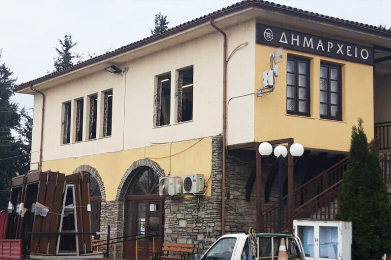 Αντικατάσταση κουφωμάτων και ενεργειακή αναβάθμιση στο Δημαρχείου Τοπείρου