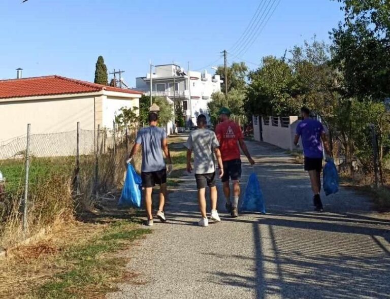 Εθελοντικός καθαρισμός στην Θαλασσιά