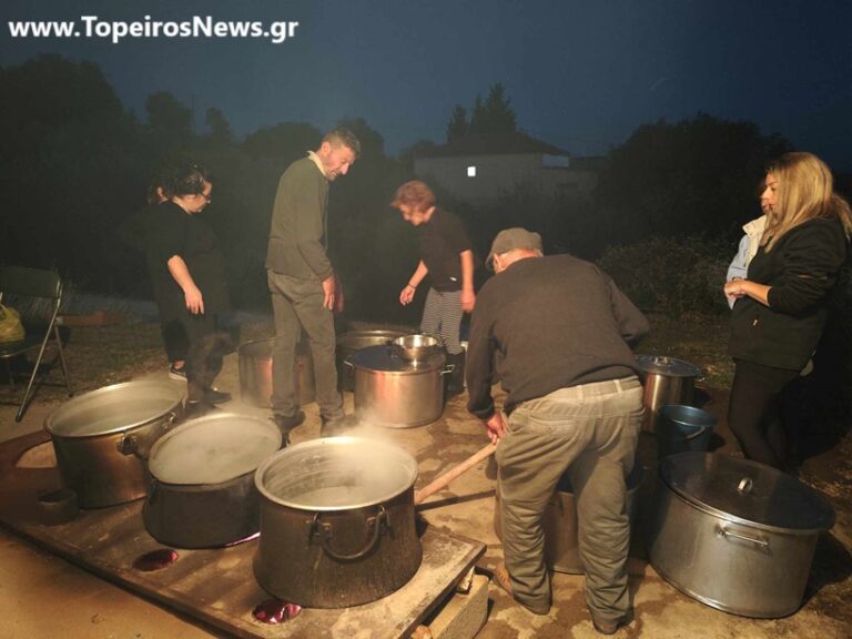 Το «Κεσκέκι» αναβίωσε για μια ακόμη χρονιά στο Τύμπανο Δήμου Τοπείρου Ξάνθης, προς τιμήν του Πολιούχου του χωριού Άγιο Δημήτριο.